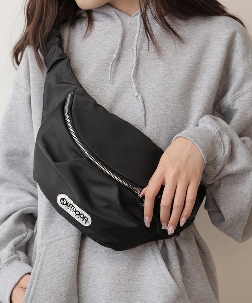 OUTDOOR PRODUCTS(アウトドアプロダクツ)の「OUTDOOR PRODUCTS/アウトドアプロダクツ Gather Sling Bag ウエストバック(ボディバッグ/ウエストポーチ・レディース・ブラック/シルバー・FREE)」の4枚目の写真