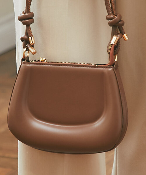 un dix cors(アンディコール)の「スライドハンドルバッグ(ショルダーバッグ・レディース・ブラウン/ベージュ/ブラック・FREE)」の4枚目の写真
