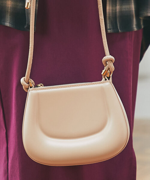 un dix cors(アンディコール)の「スライドハンドルバッグ(ショルダーバッグ・レディース・ブラウン/ベージュ/ブラック・FREE)」の17枚目の写真