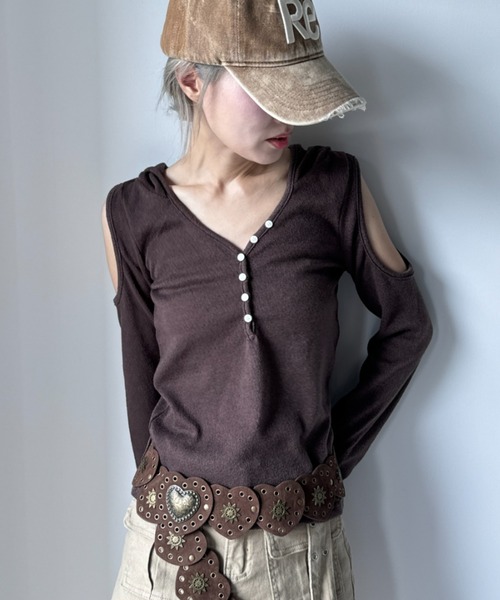 Y2K SYNAPSE FACTORY（ワイツーケー シナプスファクトリー）の「【フード付き】肩スリットロングスリーブTシャツ（Tシャツ/カットソー・レディース・ダークグレー/ブラウン/グレー・FREE）」の8枚目の写真