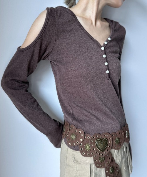 Y2K SYNAPSE FACTORY（ワイツーケー シナプスファクトリー）の「【フード付き】肩スリットロングスリーブTシャツ（Tシャツ/カットソー・レディース・ダークグレー/ブラウン/グレー・FREE）」の9枚目の写真