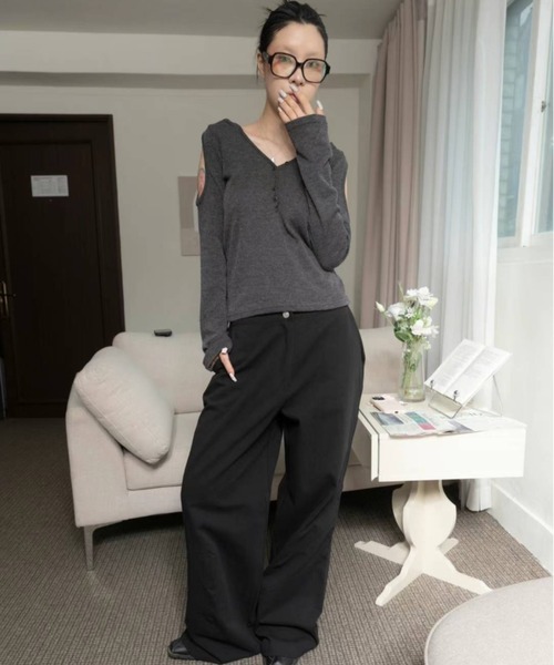 Y2K SYNAPSE FACTORY（ワイツーケー シナプスファクトリー）の「【フード付き】肩スリットロングスリーブTシャツ（Tシャツ/カットソー・レディース・ダークグレー/ブラウン/グレー・FREE）」の21枚目の写真