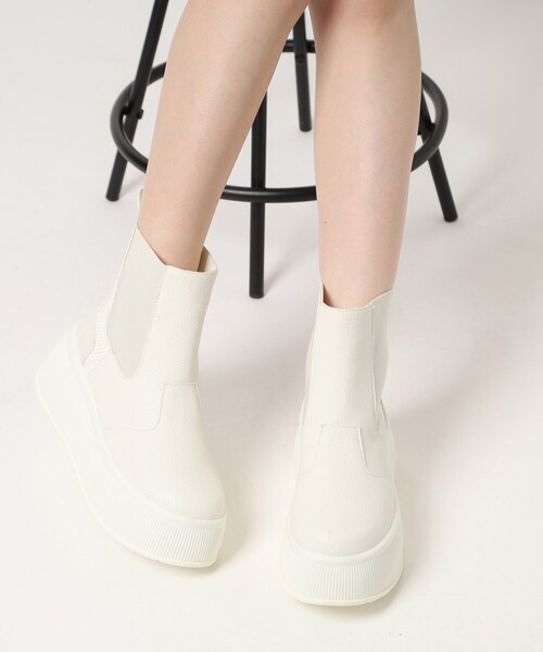 cs T&P（シーエスティーアンドピー）の「厚底サイドゴアブーツ（ブーツ・レディース・ブラック/アイボリー・S/M/L/LL）」の16枚目の写真