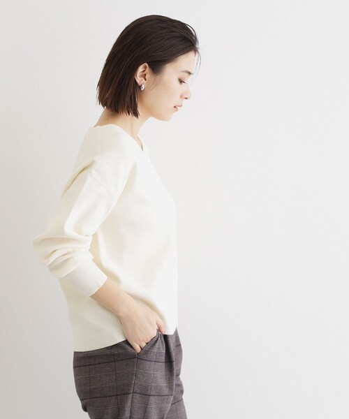 THE SHOP TK （ザ ショップ ティーケー ）の「◆【毛玉になりにくい／静電気防止】Vネックニット／洗える（ニット/セーター・レディース・ブラック/スモーキーグリーン系/グレー/パープル系/オフホワイト・12/13）」の10枚目の写真