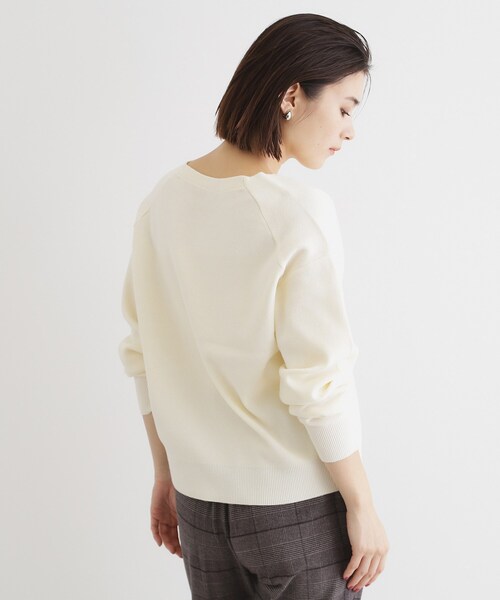 THE SHOP TK （ザ ショップ ティーケー ）の「◆【毛玉になりにくい／静電気防止】Vネックニット／洗える（ニット/セーター・レディース・ブラック/スモーキーグリーン系/グレー/パープル系/オフホワイト・12/13）」の11枚目の写真