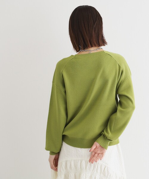 THE SHOP TK （ザ ショップ ティーケー ）の「◆【毛玉になりにくい／静電気防止】Vネックニット／洗える（ニット/セーター・レディース・ブラック/スモーキーグリーン系/グレー/パープル系/オフホワイト・12/13）」の19枚目の写真