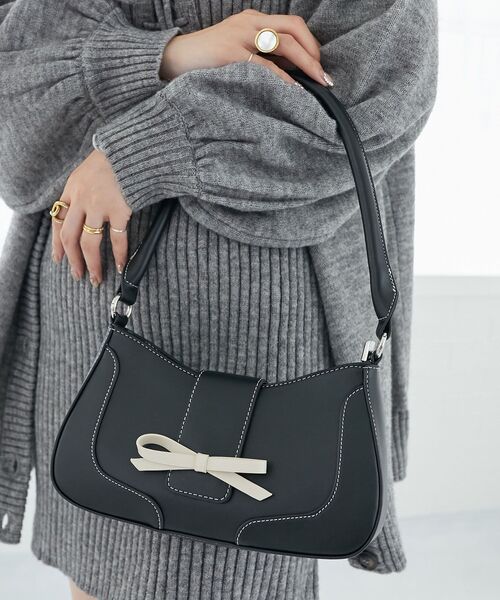 MAJESTIC LEGON（マジェスティックレゴン）の「フロントリボンクラシカルバッグ（ハンドバッグ・レディース・シルバー/ブラック/ボルドー・FREE）」の9枚目の写真