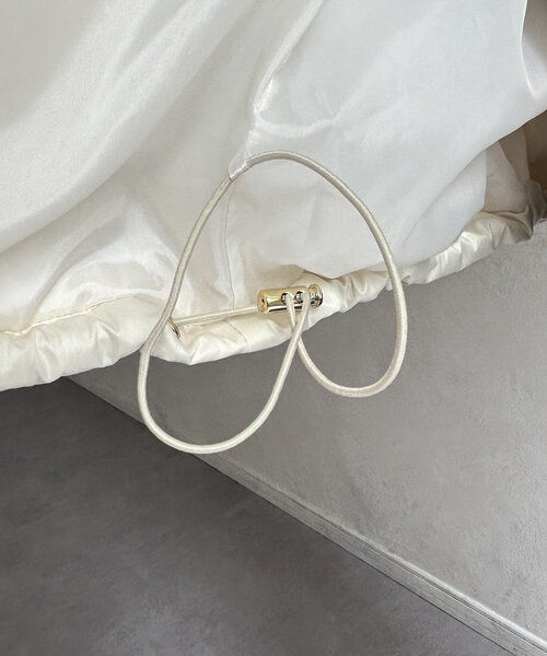 Thevon（ゼボン）の「スタンドネック中綿ショートブルゾン（ダウンジャケット/コート・レディース・ブラック/アイボリー/ベージュ・FREE）」の20枚目の写真