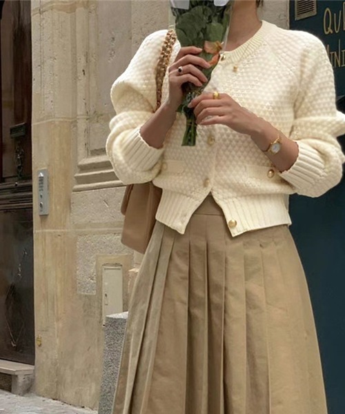 MILAE（ミレ）の「クルーネックニットカーディガン（カーディガン/ボレロ・レディース・オフホワイト/ブルー/ベージュ・FREE）」の11枚目の写真