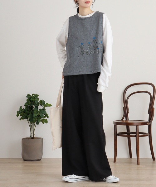 ベスト ジレ EMAGO ビッグポケット花刺繍ベスト レディース EMAGO ﾋﾞｯｸﾞﾎﾟｹｯﾄ花刺繍ﾍﾞｽﾄ（ベスト）｜Emago（イマゴ）の