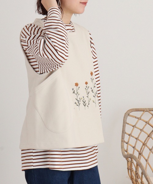 ベスト ジレ EMAGO ビッグポケット花刺繍ベスト レディース EMAGO ﾋﾞｯｸﾞﾎﾟｹｯﾄ花刺繍ﾍﾞｽﾄ（ベスト）｜Emago（イマゴ）の