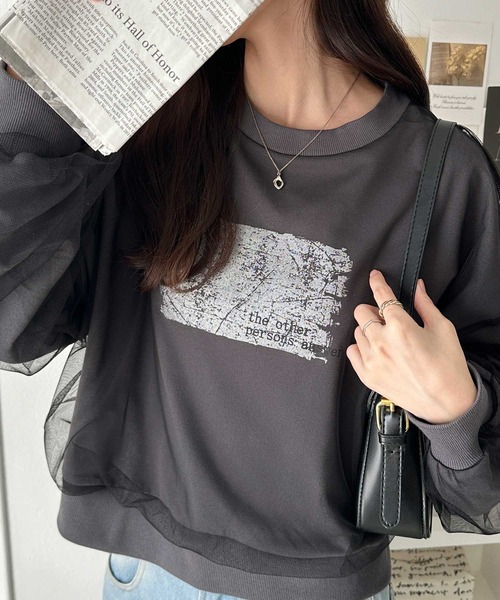 GeeRA（ジーラ）の「春 にぴったり。チュールレイヤード箔プリント袖ボリューム裏毛ロゴスウェット（スウェット・レディース・アイボリー/チャコールグレー/チャコール/オートミール・MEDIUM/LARGE/X-LARGE）」の4枚目の写真