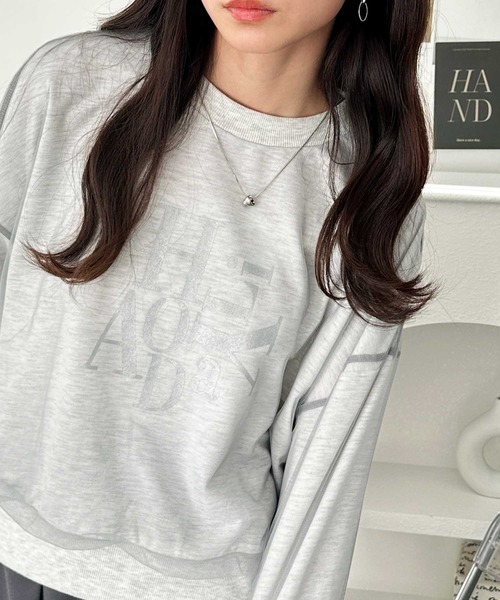 GeeRA（ジーラ）の「春 にぴったり。チュールレイヤード箔プリント袖ボリューム裏毛ロゴスウェット（スウェット・レディース・アイボリー/チャコールグレー/チャコール/オートミール・MEDIUM/LARGE/X-LARGE）」の5枚目の写真