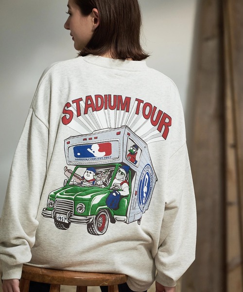 go slow caravan(ゴースローキャラバン)の「Duckster/ダックスター ピグメント クルースウェット(STADIUM TOUR)(スウェット・メンズ・ブラック/オートミール/ブルー系その他・MEDIUM/LARGE/X-LARGE)」の1枚目の写真