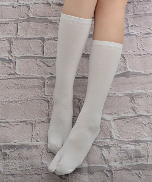 VIBGYOR Women（ヴィブジョー　ウィメン）の「【float】定番 無地 ベーシックカラー 2本指/足袋ハイソックス（ソックス/靴下・レディース・グレー/ホワイト/ブラック・FREE）」の4枚目の写真