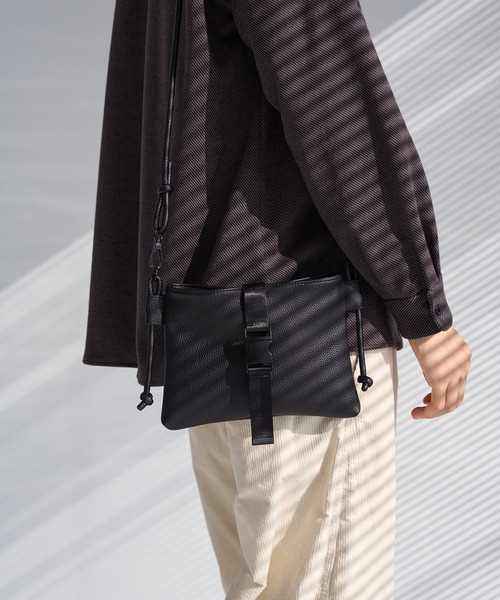 CITY TOKYO(シティトウキョウ)の「シュリンクレザー サコッシュ(ショルダーバッグ・メンズ・ブラック・FREE)」の5枚目の写真