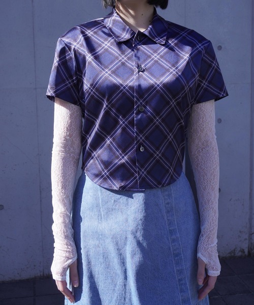 G.V.G.V.（ジーヴィージーヴィー）の「PLAID SATIN BLOUSE（シャツ/ブラウス・レディース・バーガンディー/ネイビー・ONE SIZE）」の2枚目の写真