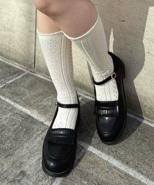 F i.n.t(フィント)の「ストライプレーシーハイソックス/fint フィント(ソックス/靴下・レディース・オフホワイト/クリーム・FREE)」の2枚目の写真