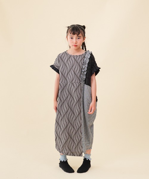 unica（ユニカ）の「切替えドルマンワンピース（ワンピース・キッズ・グリーン/ブラック/オフホワイト・XL/L/M/S）」の2枚目の写真