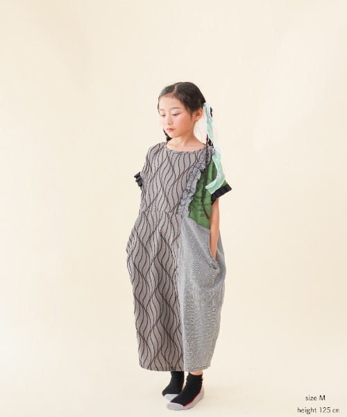 unica（ユニカ）の「切替えドルマンワンピース（ワンピース・キッズ・グリーン/ブラック/オフホワイト・XL/L/M/S）」の16枚目の写真