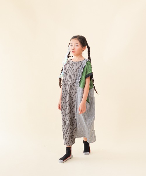 unica（ユニカ）の「切替えドルマンワンピース（ワンピース・キッズ・グリーン/ブラック/オフホワイト・XL/L/M/S）」の6枚目の写真