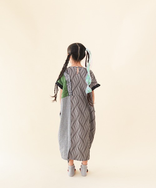 unica（ユニカ）の「切替えドルマンワンピース（ワンピース・キッズ・グリーン/ブラック/オフホワイト・XL/L/M/S）」の9枚目の写真