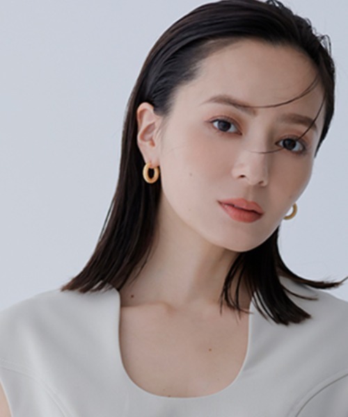 anuans(アニュアンス)の「【SOCALI JEWELRY】ボリュームフープピアス(ピアス(両耳用)・レディース・ゴールド・FREE)」の2枚目の写真