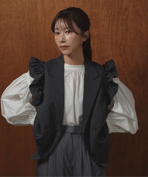 ベスト ジレ shoulder frill double button vest / ショルダーフリルダブルボタンベスト レディース セール】shoulder frill double button vest / ショルダーフリル