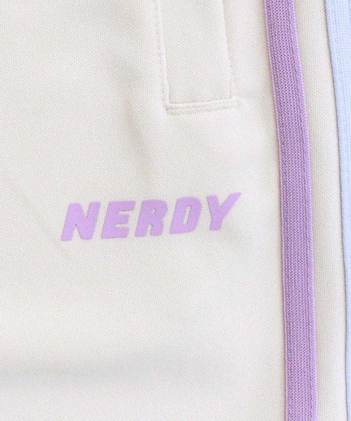 NERDY（ノルディ）の「NERDY バイカラーメンズトラックハーフパンツ NY BICOLOR MEN'S TRACK HALF PANTS（スウェットパンツ・メンズ・クリーム・M/L）」の8枚目の写真