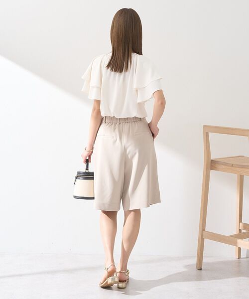 earth music&ecology（アースミュージックアンドエコロジー）の「タックハーフパンツ（その他パンツ・レディース・ベージュ/グレー/ブラック・S/M）」の15枚目の写真