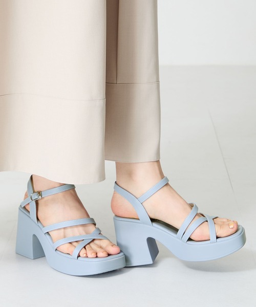 ORiental TRaffic(オリエンタルトラフィック)の「ナローストラップ厚底ヒールサンダル/51203(サンダル・レディース・ホワイト/ブルー/ブラック・LL/L/M/S/SS/3L)」の3枚目の写真