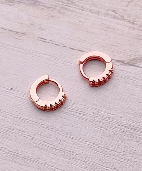 LUGG NAGG（ラグナグ）の「【LUGG NAGG】キラキラフープピアス（ピアス（両耳用）・レディース・ゴールド/ピンク/シルバー・FREE）」の2枚目の写真