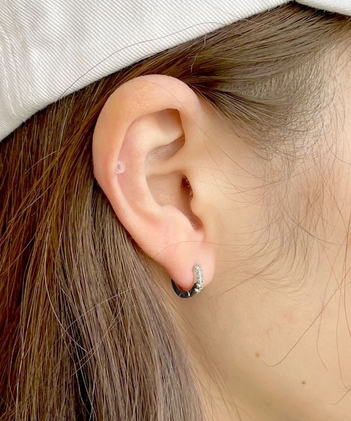 LUGG NAGG（ラグナグ）の「【LUGG NAGG】キラキラフープピアス（ピアス（両耳用）・レディース・ゴールド/ピンク/シルバー・FREE）」の13枚目の写真