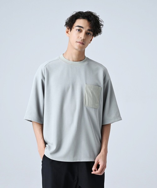 NEW BALANCE(ニューバランス)の「MET24 Oversized Pocket Tee(Tシャツ/カットソー・メンズ・ブラック/ライトカーキ/ホワイト・X-LARGE/LARGE/MEDIUM/SMALL)」の1枚目の写真