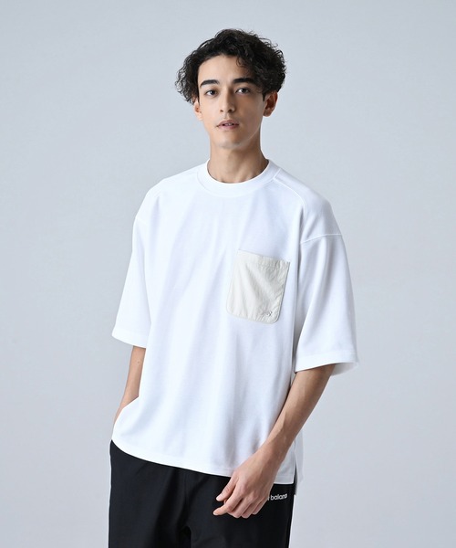 NEW BALANCE(ニューバランス)の「MET24 Oversized Pocket Tee(Tシャツ/カットソー・メンズ・ブラック/ライトカーキ/ホワイト・X-LARGE/LARGE/MEDIUM/SMALL)」の2枚目の写真