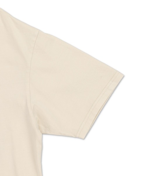 SPINNS（スピンズ）の「ピグメント加工バックプリントTシャツ/バンT風/古着風/短丈（Tシャツ/カットソー・メンズ・ブラウン/ブラック/カーキ/ホワイト・ONESIZE）」の16枚目の写真