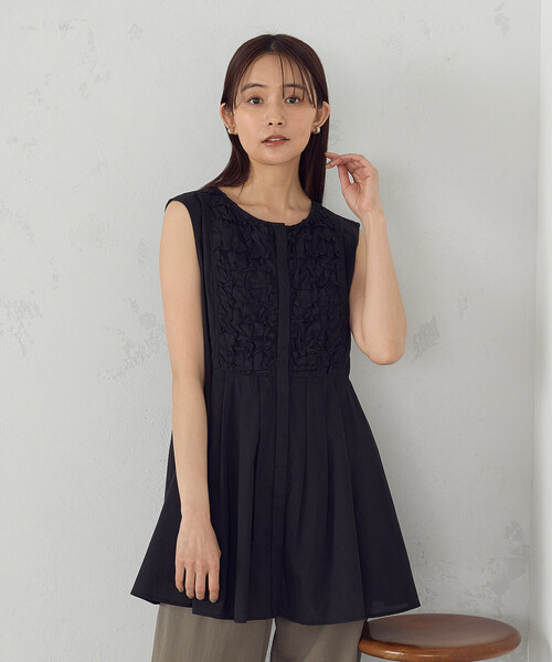 COMME CA ISM(コムサイズム)の「インドコットン スモッキング ノースリーブブラウス(シャツ/ブラウス・レディース・グレー/ホワイト/ブラック・FREE)」の13枚目の写真