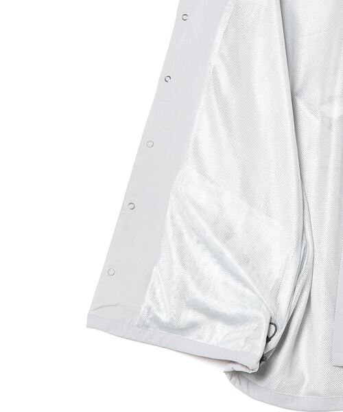 SWINGGGR(スウィンガー)の「THE SWINGGGR/ザ スウィンガー/NYLON COACH JKT(ナイロンジャケット・メンズ・ブラック/グレー・3/2)」の4枚目の写真