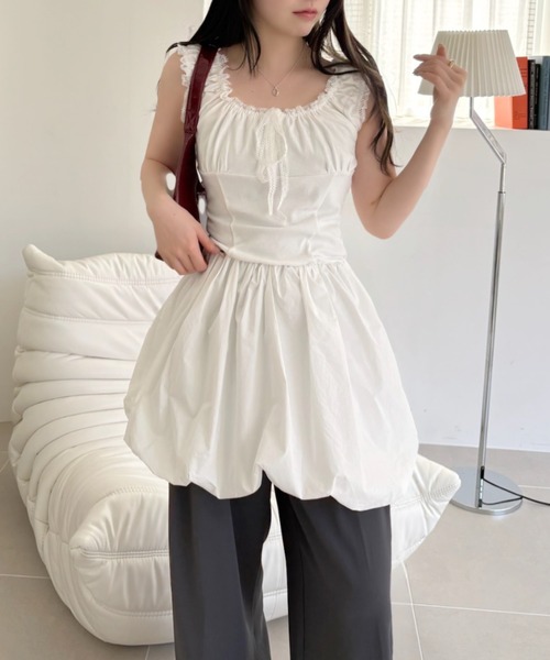 Ada.(エイダ)の「ギャザーショルダー 胸元リボン バルーン ミニワンピース(ワンピース・レディース・ブラック/ホワイト・FREE)」の7枚目の写真