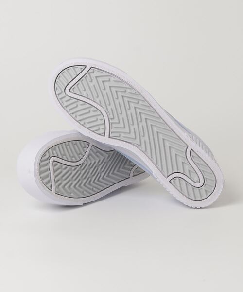 NIKE(ナイキ)の「NIKE/ナイキ WSコートレガシーリフト(スニーカー・レディース・ホワイト・23.5cm/24cm/24.5cm/25cm/23cm/22.5cm)」の2枚目の写真