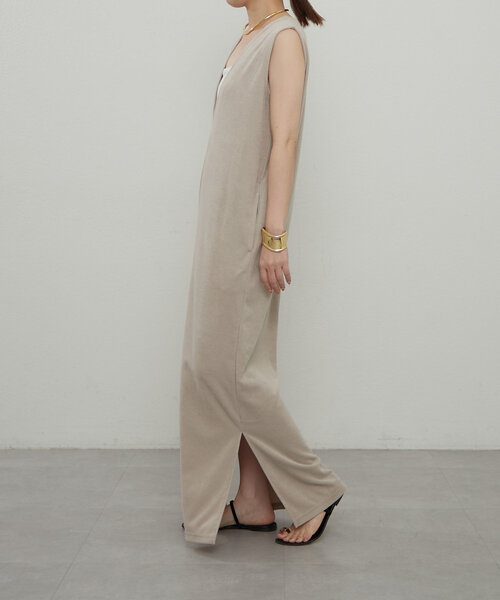 earthy(アーシー)の「パイルVネックロングワンピース(ワンピース・レディース・オレンジ/ベージュ/ブラック・SMALL/MEDIUM)」の12枚目の写真