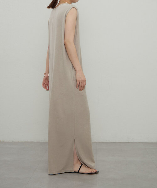 earthy(アーシー)の「パイルVネックロングワンピース(ワンピース・レディース・オレンジ/ベージュ/ブラック・SMALL/MEDIUM)」の10枚目の写真