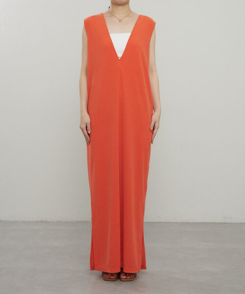 earthy(アーシー)の「パイルVネックロングワンピース(ワンピース・レディース・オレンジ/ベージュ/ブラック・SMALL/MEDIUM)」の19枚目の写真