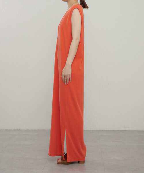 earthy(アーシー)の「パイルVネックロングワンピース(ワンピース・レディース・オレンジ/ベージュ/ブラック・SMALL/MEDIUM)」の18枚目の写真