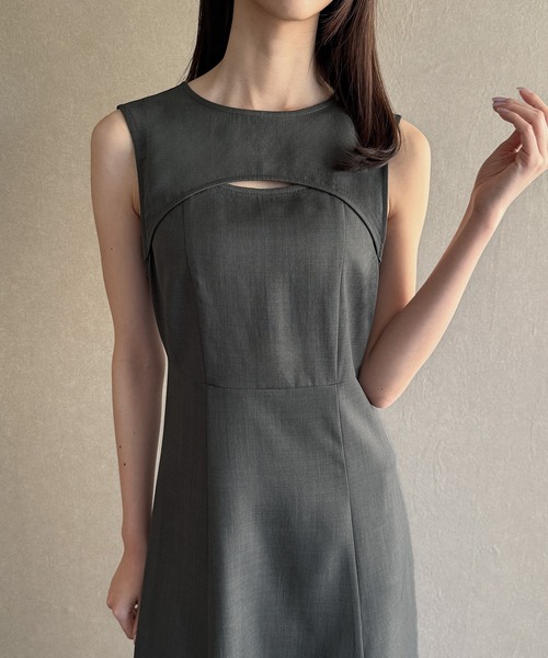 junoah（ジュノア）の「バックオープンレースアップセミフレアワンピース(薄手、裏地なし)（ワンピース・レディース・チャコール/カーキブラウン/ブラック・MEDIUM/LARGE/SMALL）」の16枚目の写真