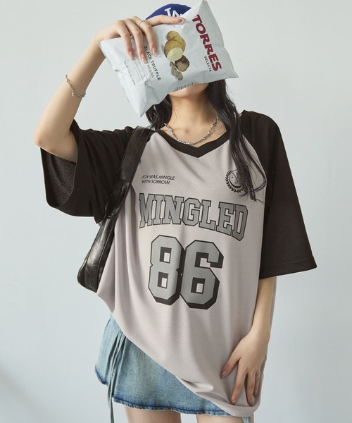 MONO-MART(モノマート)の「ゲームデザインラグランメッシュVネック半袖Tシャツ(Tシャツ/カットソー・レディース・ブラック/ネイビー系/ネイビー/ブラック系/ライトグレー/ボルドー/ライトグレー系・FREE)」の4枚目の写真