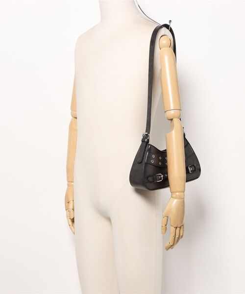 Ritzy（リッツィー）の「Y2K オートバイスタイル ベルトデザイン PU