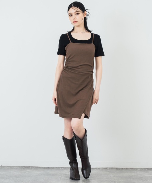 ANAP(アナップ)の「ウエストギャザー ラウンドネック Tシャツ(Tシャツ/カットソー・レディース・ブラウン/ホワイト/ブラック・FREE)」の4枚目の写真