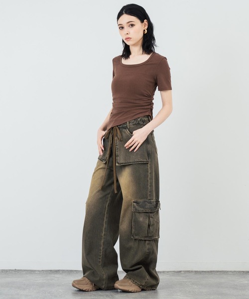 ANAP(アナップ)の「ウエストギャザー ラウンドネック Tシャツ(Tシャツ/カットソー・レディース・ブラウン/ホワイト/ブラック・FREE)」の11枚目の写真