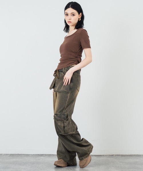 ANAP(アナップ)の「ウエストギャザー ラウンドネック Tシャツ(Tシャツ/カットソー・レディース・ブラウン/ホワイト/ブラック・FREE)」の12枚目の写真